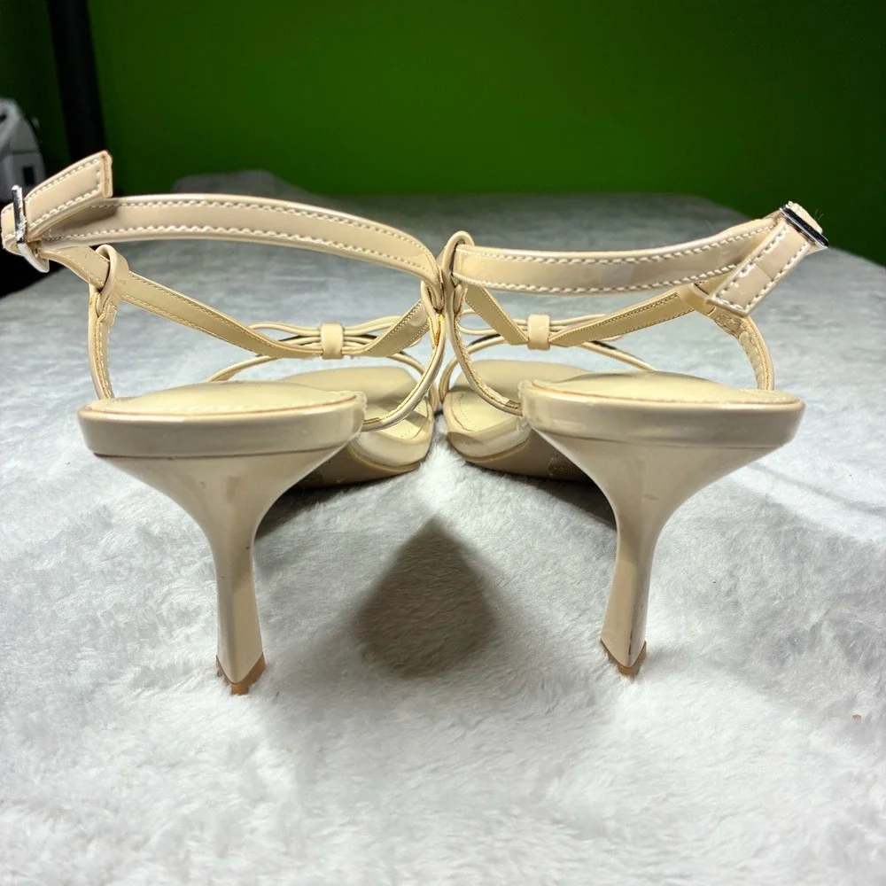 New Marc Fisher Davila Beige Patent Strappy Bow Kitten Heel Sandals Womens 8M